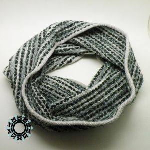 Zigzag-patterned, warm tube scarf / Ciepły komin w zygzaki by Tender December, Alina Tyro-Niezgoda