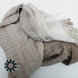 Acrylic XXL shawl in the color of white and beige / Akrylowy szal XXL w tonacji bieli i beży by Tender December, Alina Tyro-Niezgoda